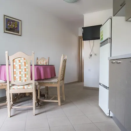 Jela Appartement Nin